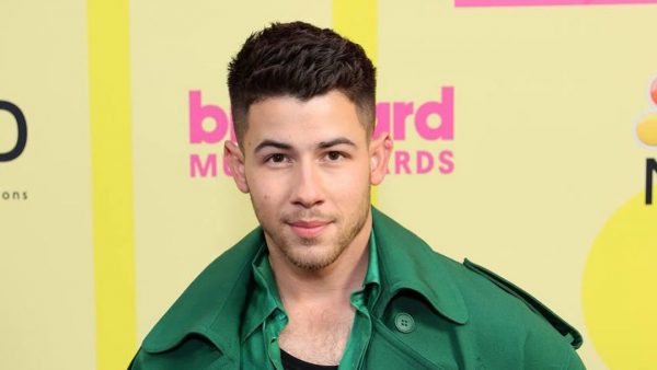 BILLBOARD MUSIC AWARDS 2021: NICK JONAS IN BERLUTI & FENDI, ALICIA KEYS IN VALENTINO