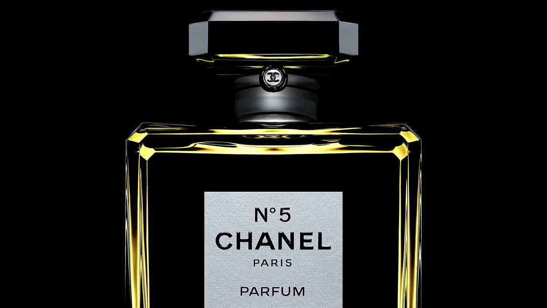 CHANEL N°5 - 100 YEARS OF CELEBRITY - Time International