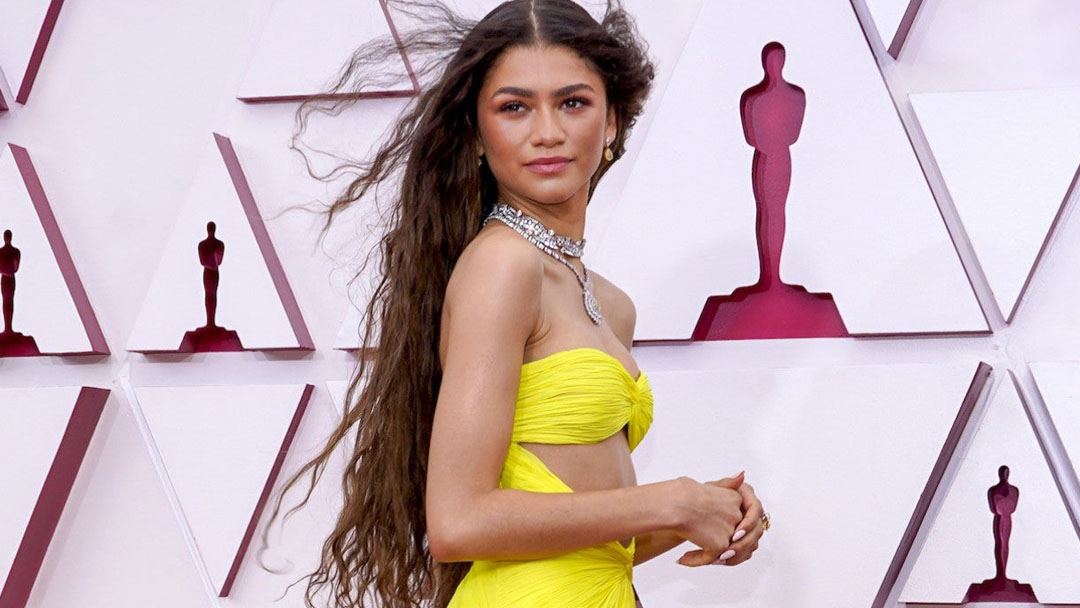 OSCARS 2021: ZENDAYA LIGHTS UP THE RED CARPET IN VALENTINO